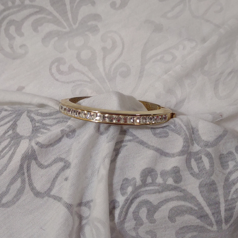 Glitzy Rhinestone Bracelet Shiny Goldtone Clamper Cuff with ice crystal baguette